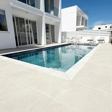 Villa Bow *