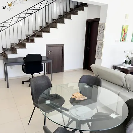 Villa Bow