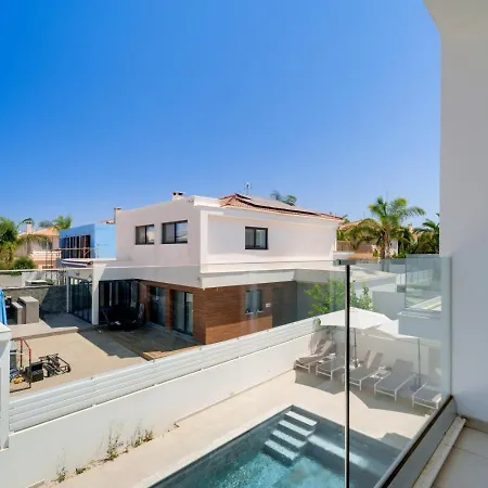 Villa Bow