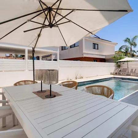 Bow Villa